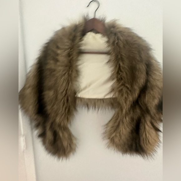 Faux Fur Wrap Around - Picture 7 of 7